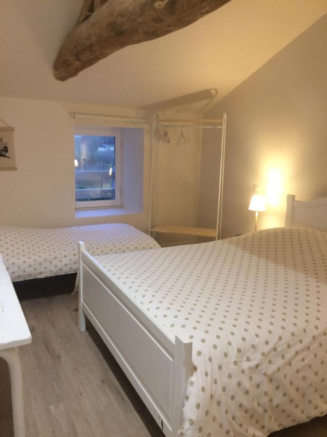 Le Petit Monty Gite Cote Jardin Saint-Malo-du-Bois Exterior photo